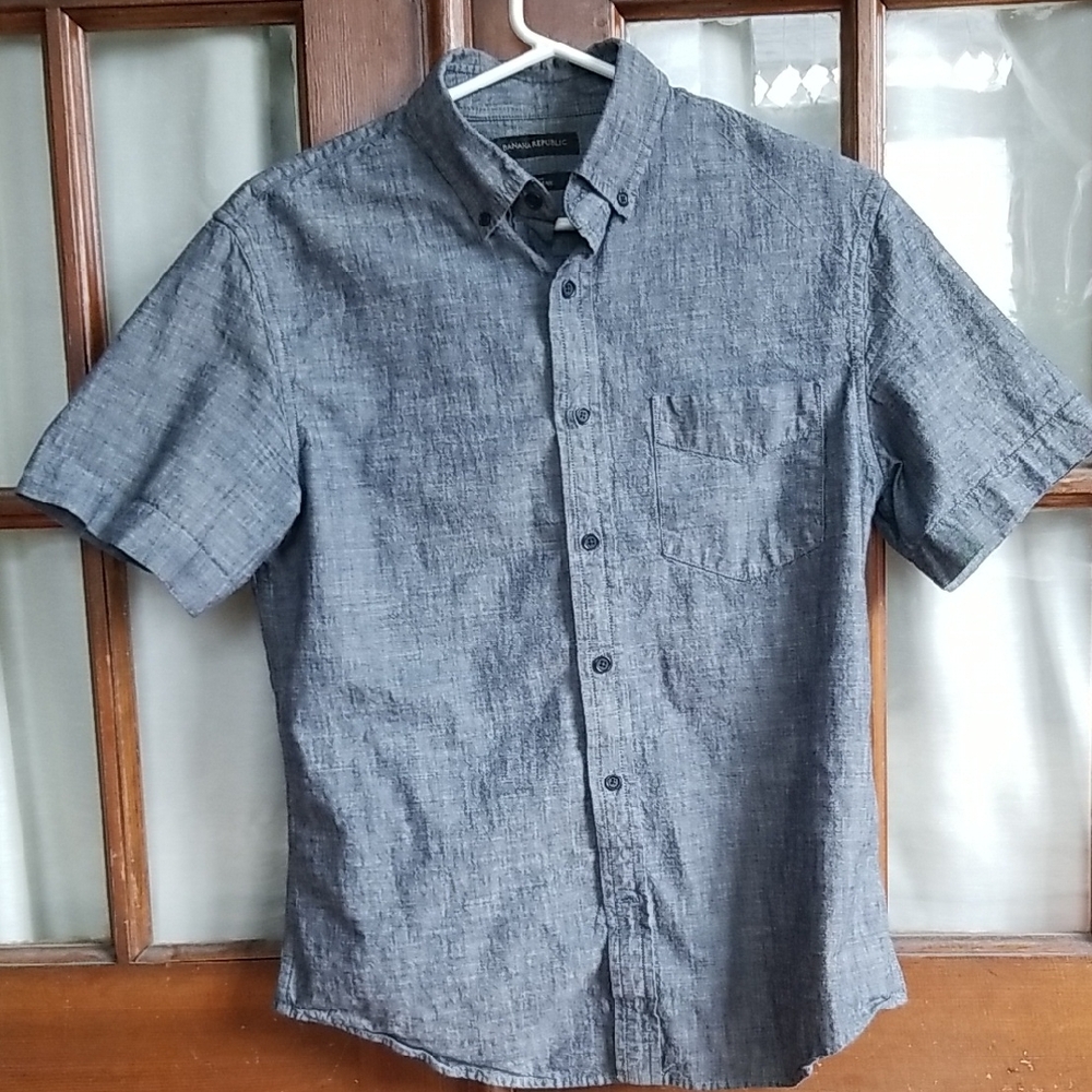 Banana Republic Oxford Short Sleeve Button Down. Size Small Slim Fit